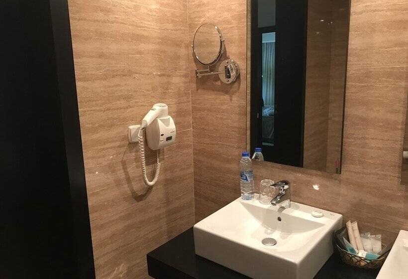 هتل Grand Lancaster Brazzaville