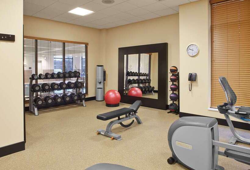 هتل Hilton Garden Inn Akron