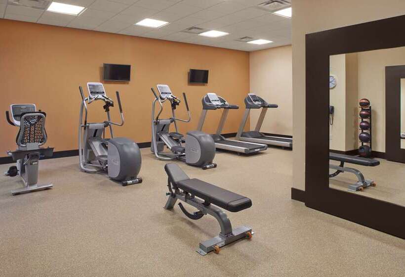 هتل Hilton Garden Inn Akron