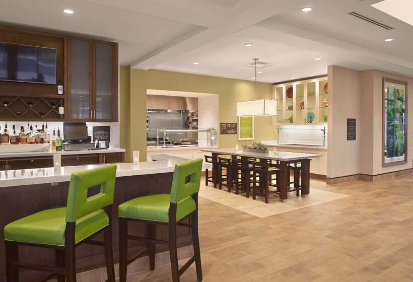 هتل Hilton Garden Inn Akron