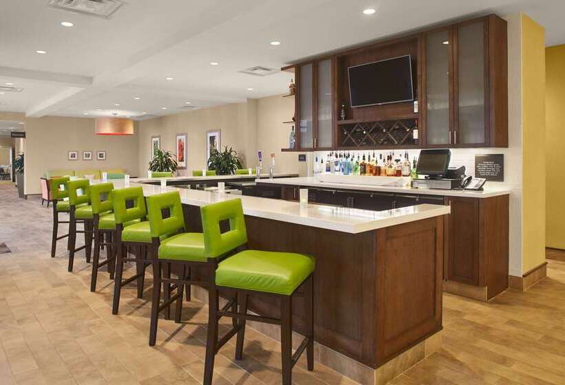 هتل Hilton Garden Inn Akron