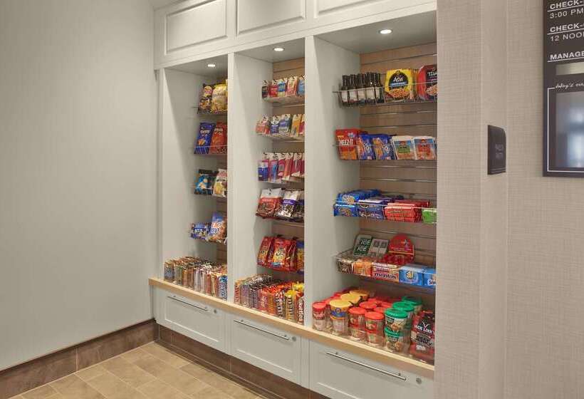 هتل Hilton Garden Inn Akron