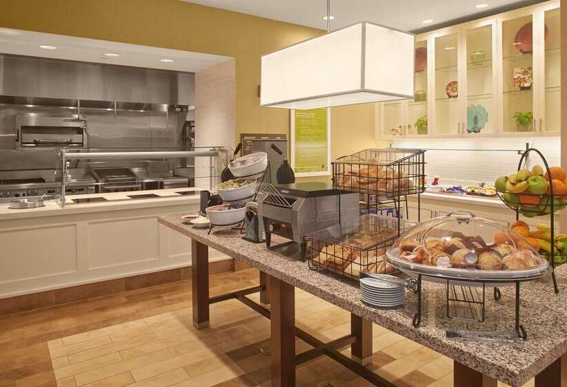 هتل Hilton Garden Inn Akron