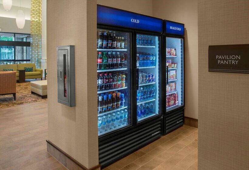 هتل Hilton Garden Inn Akron