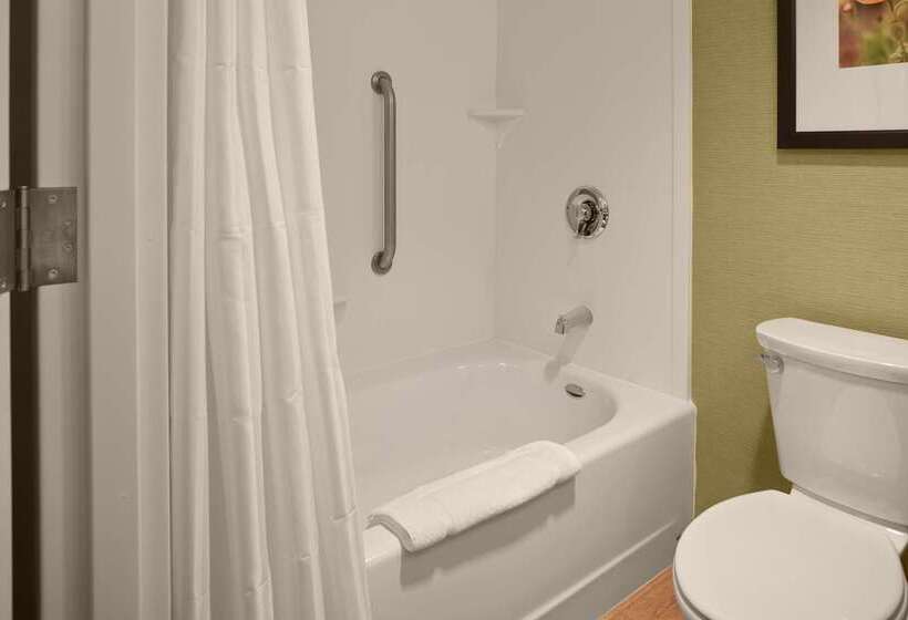 هتل Hilton Garden Inn Akron