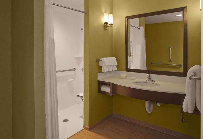 هتل Hilton Garden Inn Akron