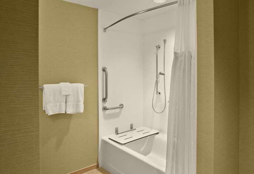 هتل Hilton Garden Inn Akron