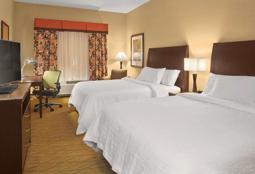 هتل Hilton Garden Inn Akron