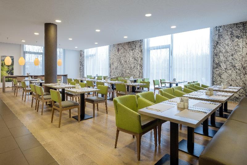 هتل Holiday Inn Express Friedrichshafen, An Ihg