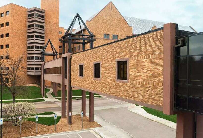 هتل Home2 Suites By Hilton Sioux Falls/sanford Medical Center