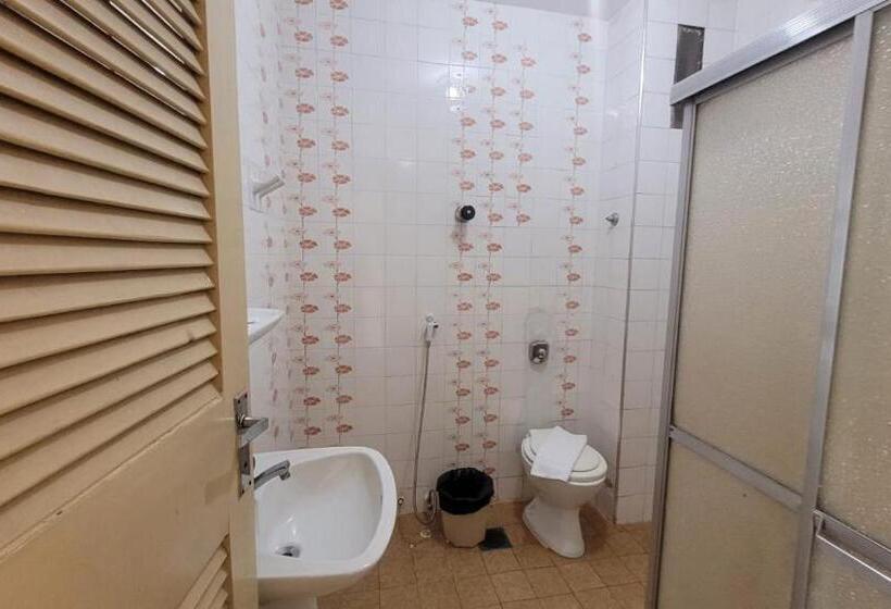 هتل Hotur