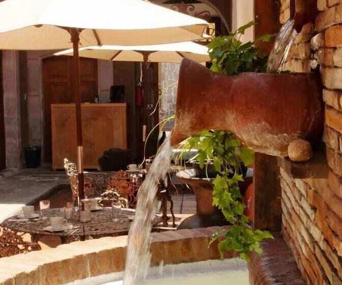 هتل Morelia Callejón