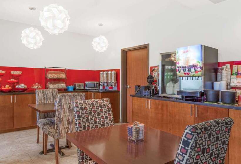 هتل Ramada By Wyndham Carlyle