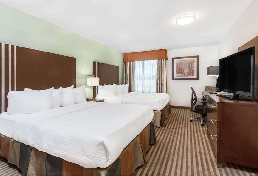 هتل Ramada By Wyndham Carlyle