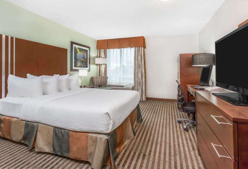 هتل Ramada By Wyndham Carlyle