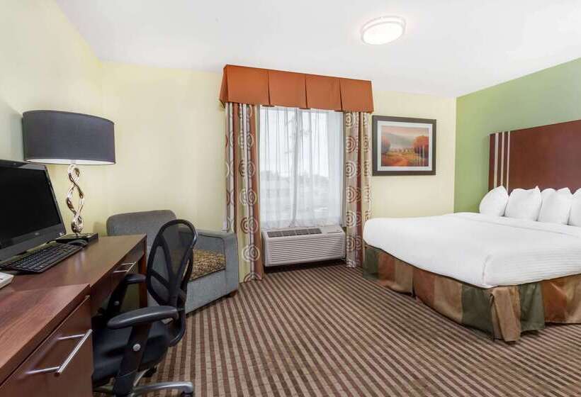 هتل Ramada By Wyndham Carlyle