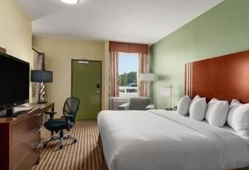 هتل Ramada By Wyndham Carlyle