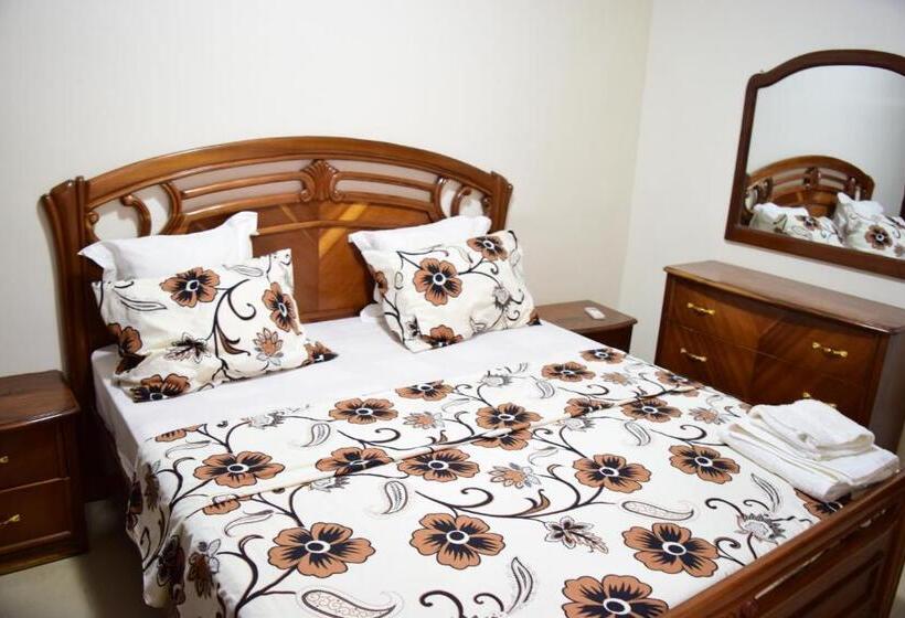 هتل Kakatar Family Residence , Yoff