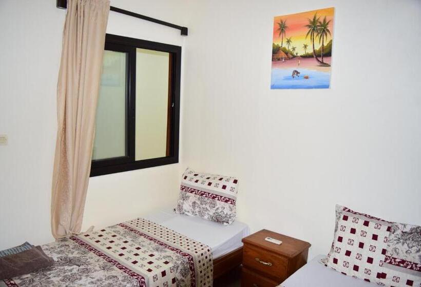 هتل Kakatar Family Residence , Yoff