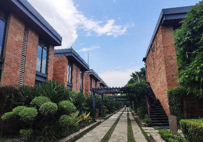 酒店 Taj Damdama Lake Resort & Spa, Gurugram