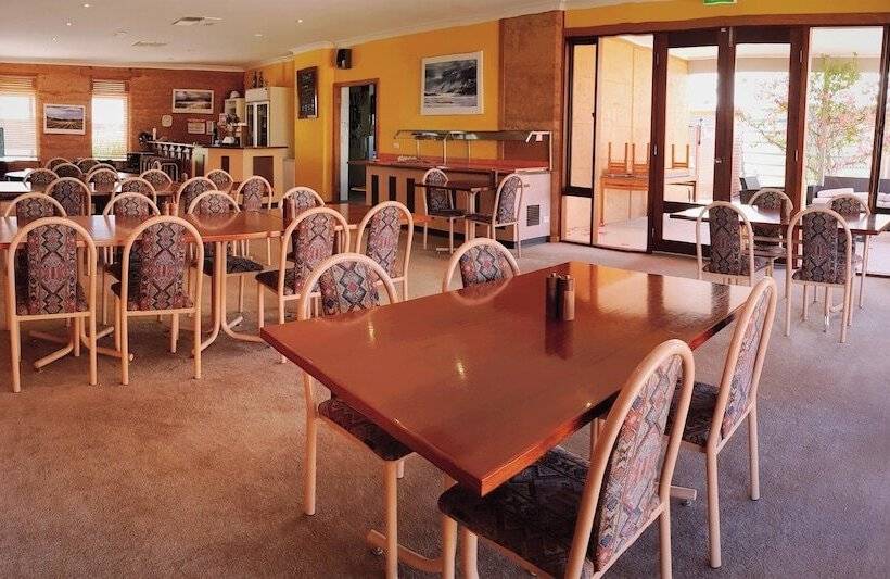 Mud Hut Motel