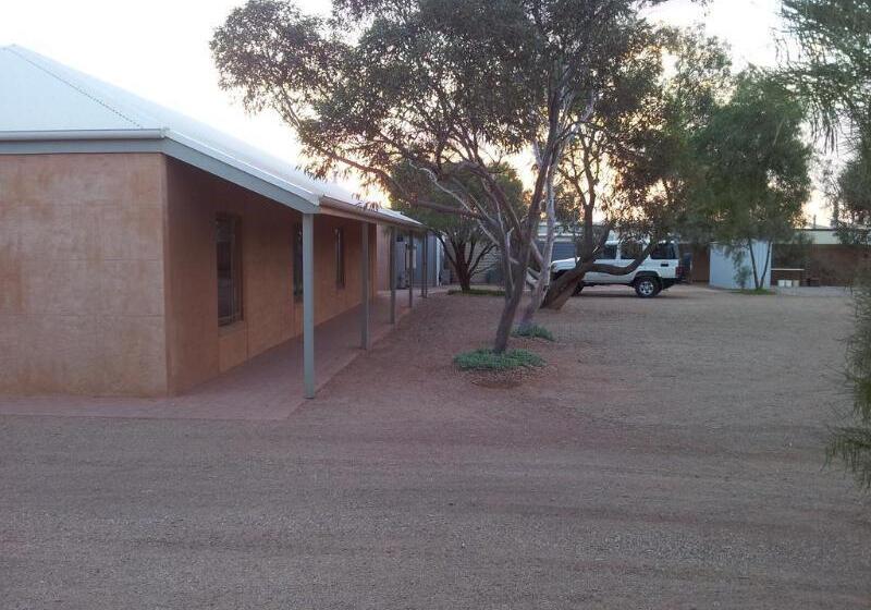 Mud Hut Motel