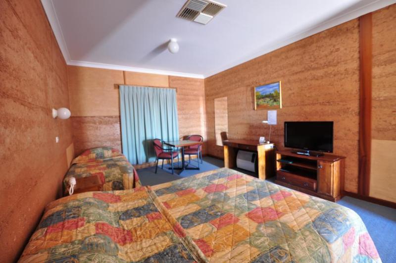 Mud Hut Motel