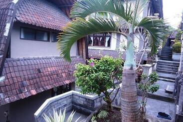 Pande Permai Bungalows