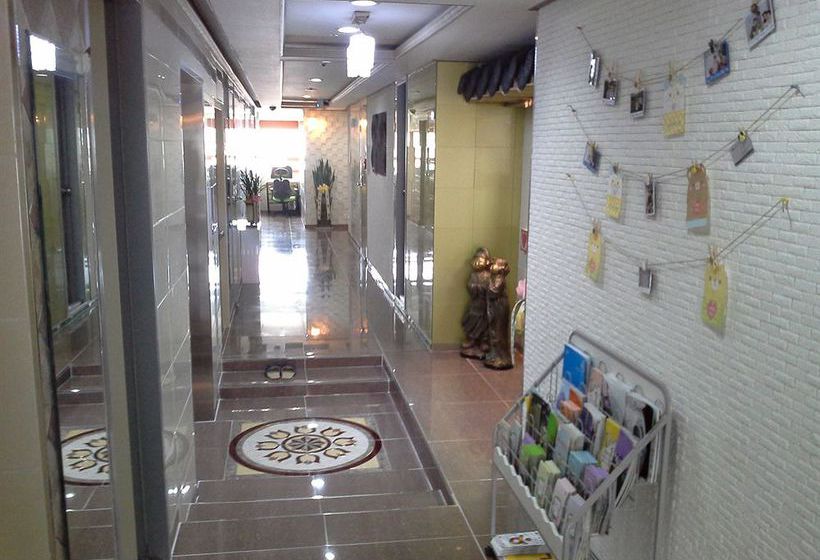 פנסיון Feliz Guesthouse