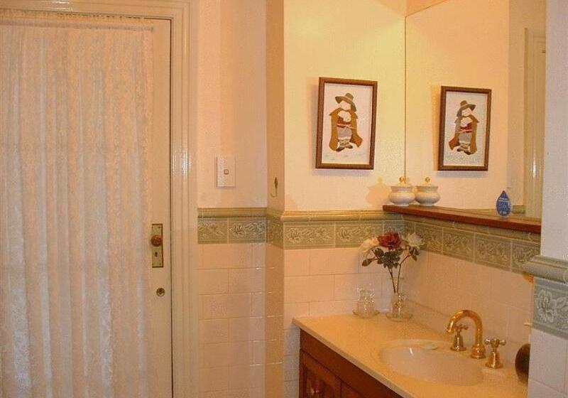 Riviera Bed & Breakfast