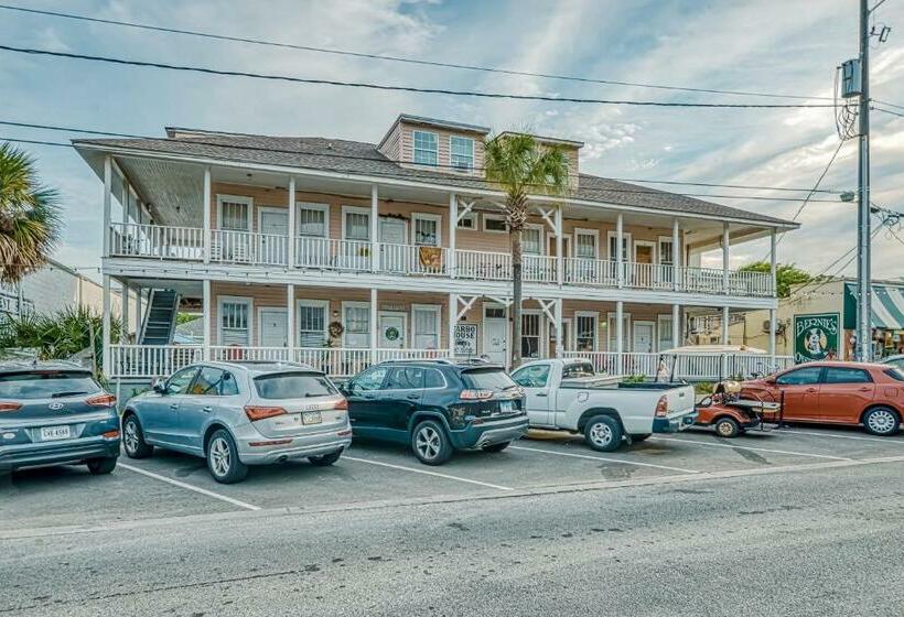 هتل Carbo House Eleven