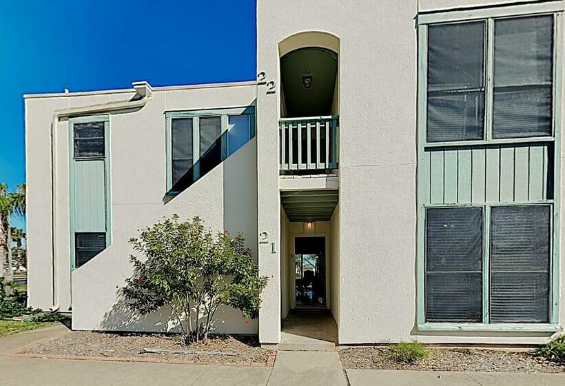هتل Fulton Beach Condos