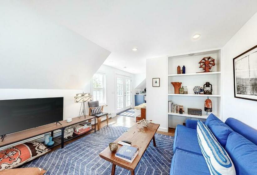 هتل West End Nest