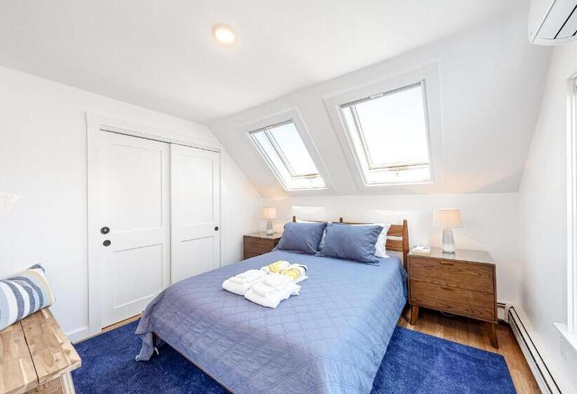 هتل West End Nest