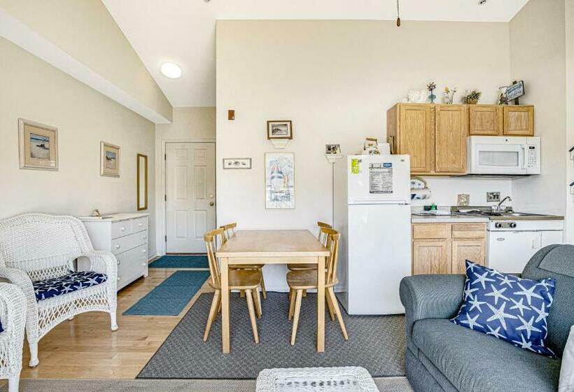 בית מלון כפרי Bethany Beach Inn   202 Bethany Beach Inn