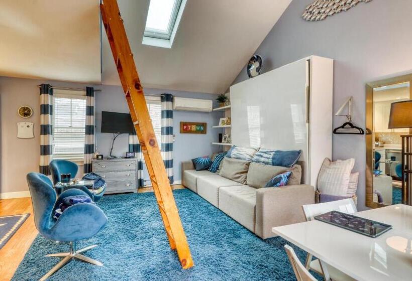 هتل Provincetown Waterfront Studio