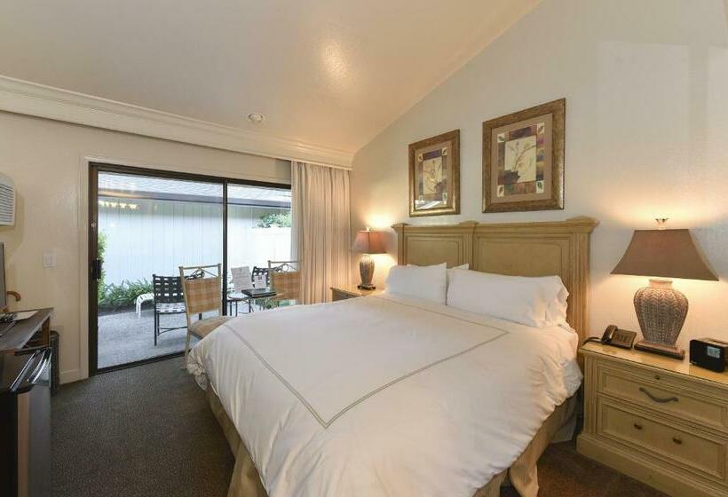هتل 657 Cottages At Silverado Residence