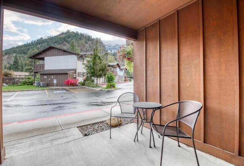 هتل Icicle Village Resort 402: Juniper Studio