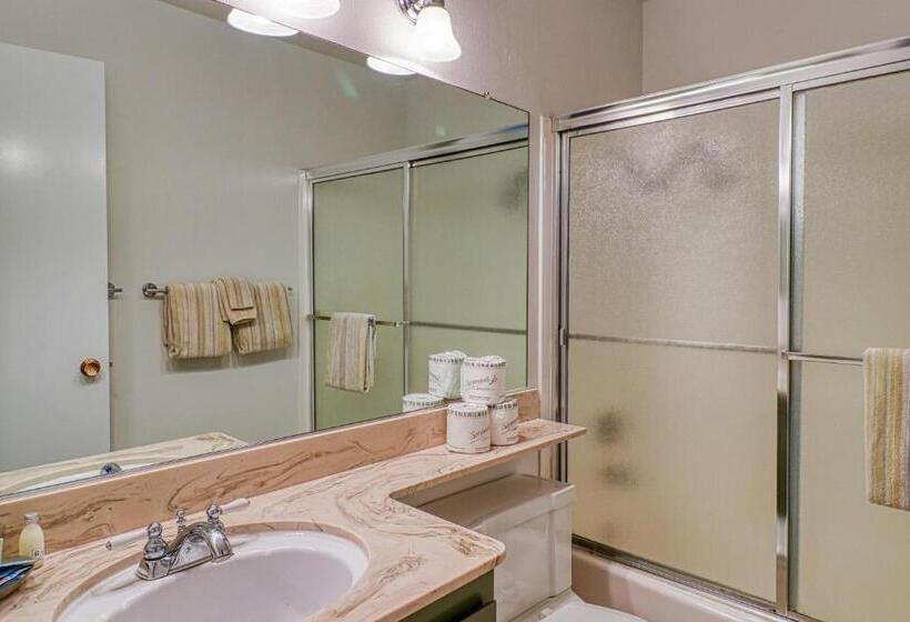 ホテル 2 Bed 2 Bath Apartment In Carnelian Bay