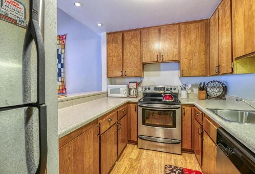 ホテル 2 Bed 2 Bath Apartment In Carnelian Bay