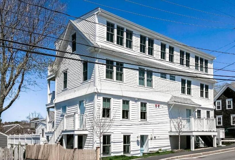 Отель Provincetown Paradise