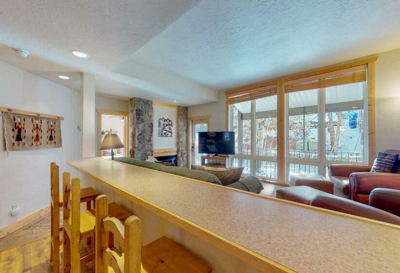 فندق Wine Down In Granby