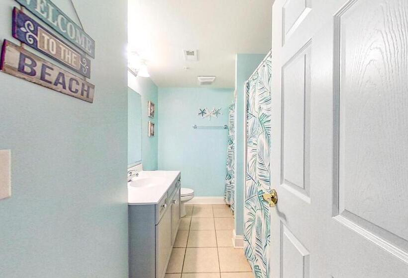 هتل Coconut Grove 203