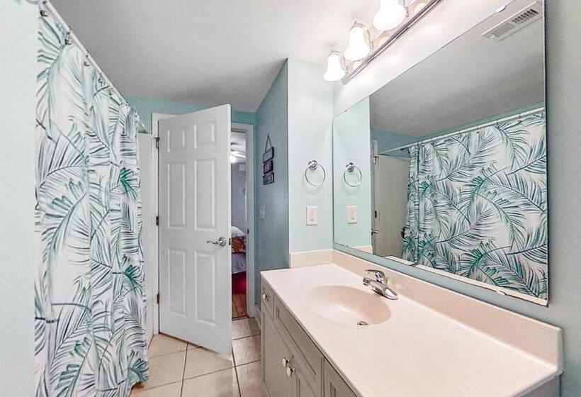 هتل Coconut Grove 203