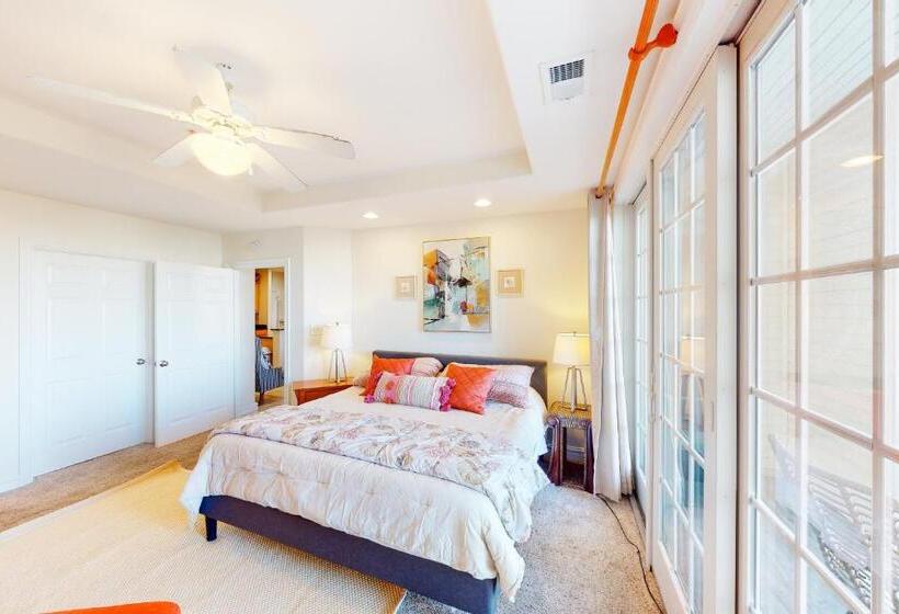 هتل The Sandbridge Dunes  The Wave 205