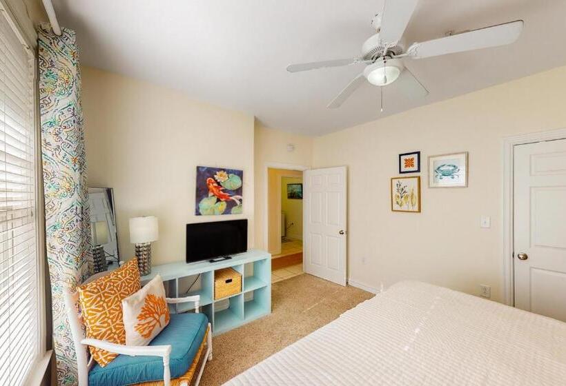 هتل The Sandbridge Dunes  The Wave 205