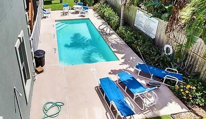 فندق The Waves #a1