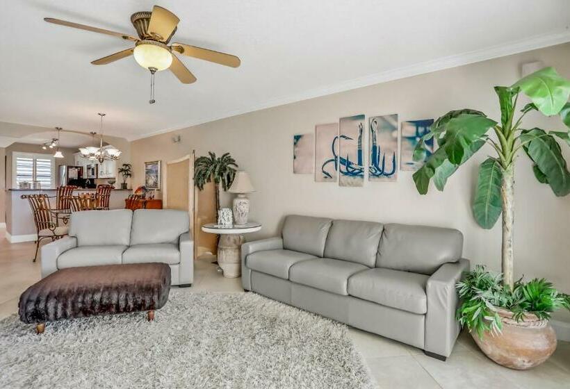 فندق Tides Of Capri #104