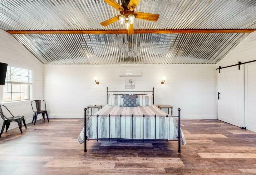 هتل Wine Country Cottage 3