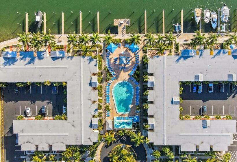 בית מלון כפרי Barefoot Beach Resort F107